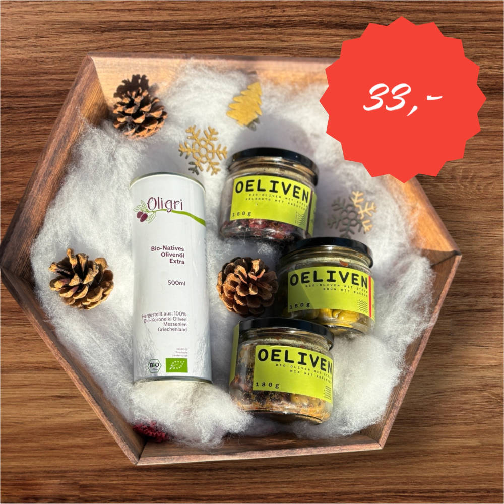 Weihnachtsgeschenk mit Oliven Sortiment und Olivenöl