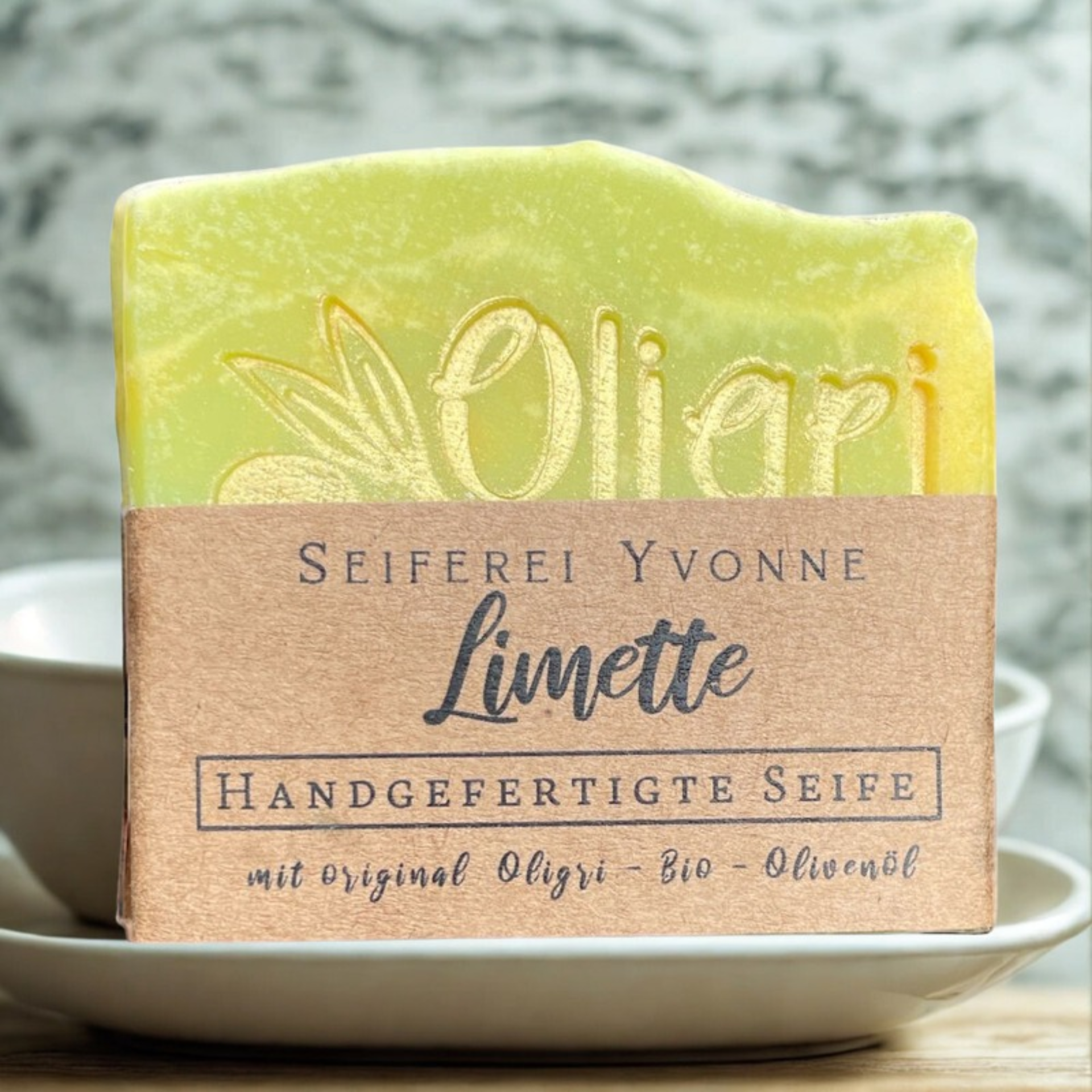 Oligri Limettenseife auf Schale 